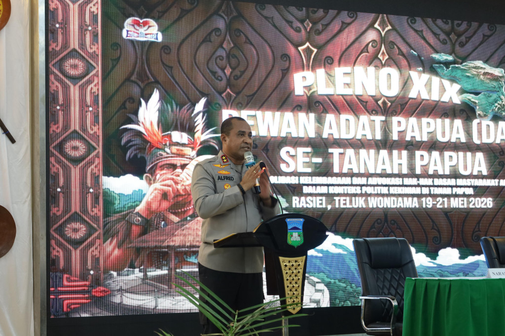 Kapolda Papua Barat Hadiri Pembukaan Pleno XIX Dewan Adat Papua di Teluk Wondama