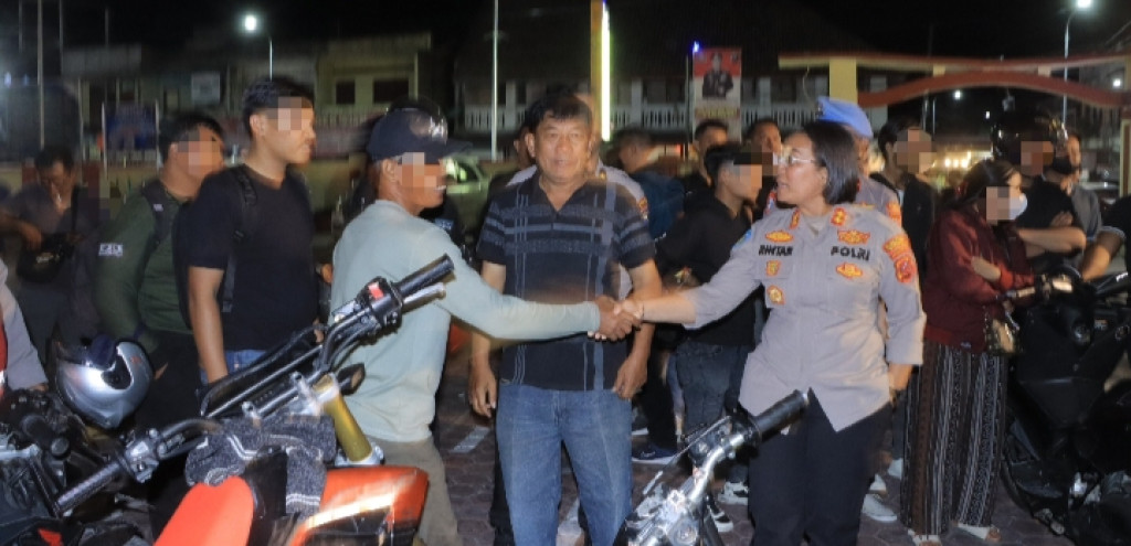 Kapolres Samosir Pimpin langsung Razia Kendaraan Yang Pakai Knalpot Blong dan Yang Tidak Patuhi Aturan Berkendaraan