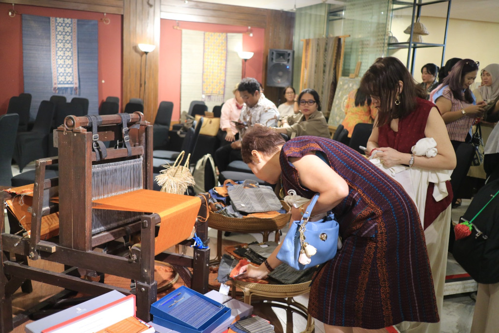 Kemendag Dorong Produk Kreatif Indonesia Tembus Pasar Global lewat “Weaving Stories”