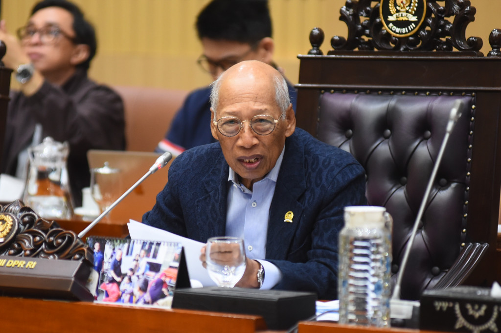 Komisi III DPR Apresiasi Kemajuan MA dan KY, Soroti Transparansi Layanan Peradilan