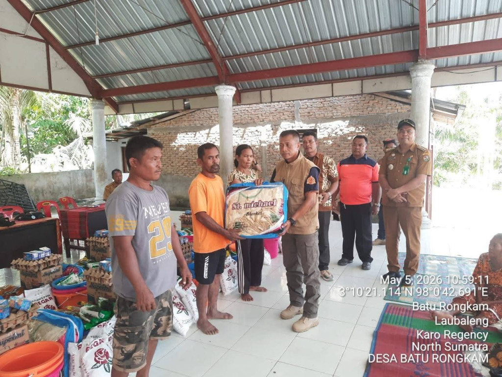 Korban Banjir Bandang di Desa Batu Rongkam Terima Bantuan Logistik Dari Pemkab Karo