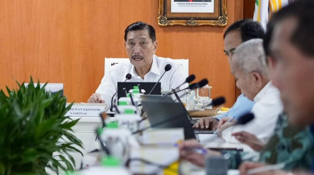 Luhut Bocorkan Perluasan Bansos RI Pakai AI: Ubah Wajah Pemerintah & Hemat Anggaran