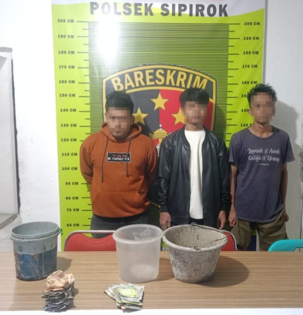 "Manfaatkan Jalan Rusak", Tiga Pria Ditangkap Polsek Sipirok Diduga Lakukan Pungli