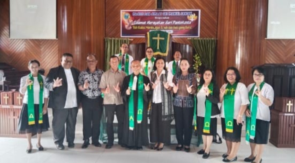 Mengawali Minggu dengan Syukur, Pangdam XVIII/Kasuari Ibadah Bersama Jemaat GKI Imanuel Fakfak