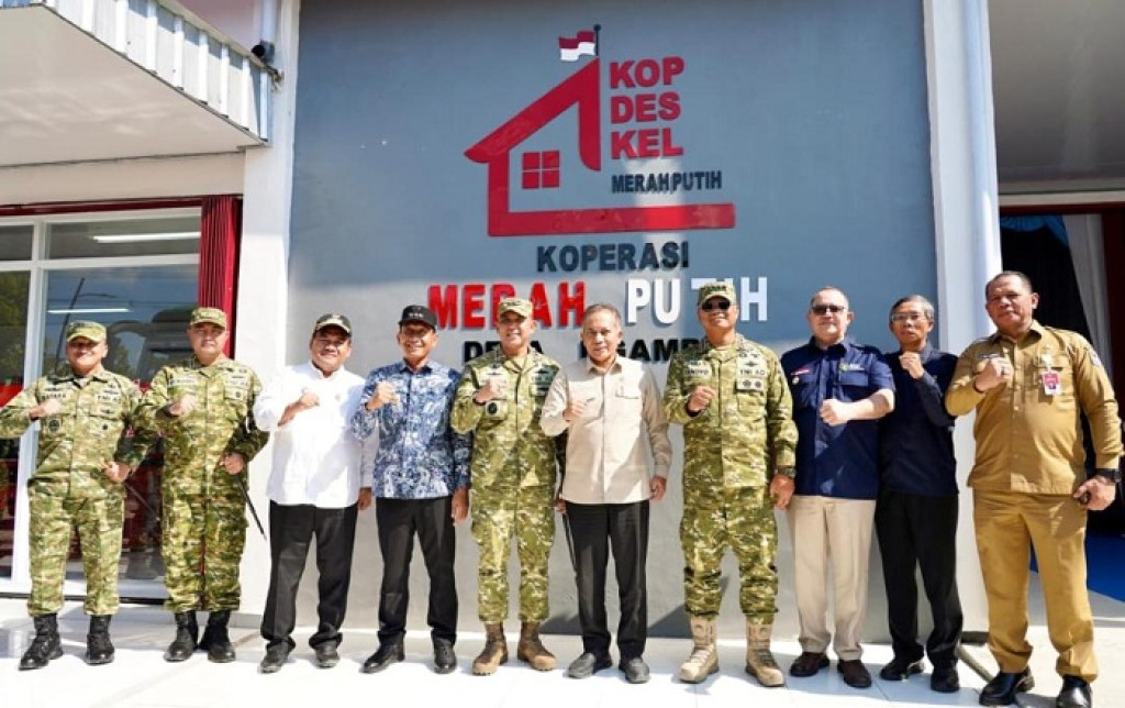 Menkop dan Wakil Panglima TNI Tinjau Kesiapan Koperasi Merah Putih Banyumas