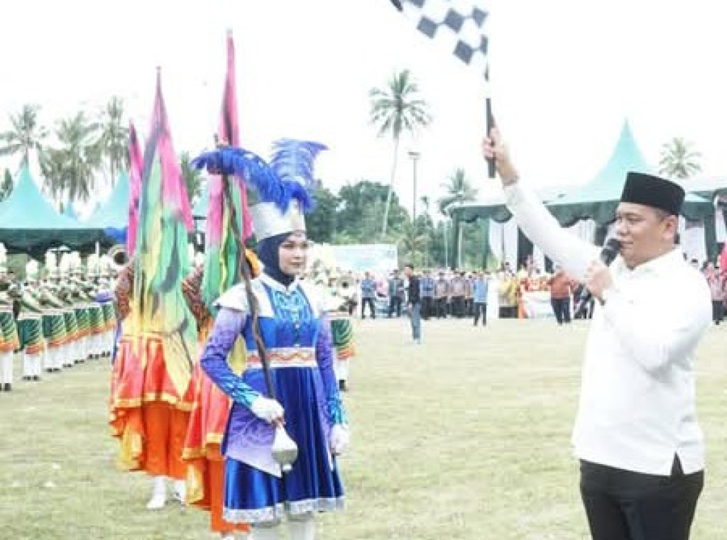 Musabaqah Tilawatil Qur’an Ke-16 Tingkat Kabupaten Padang Lawas dengan menggelar Pawai Ta’aruf.