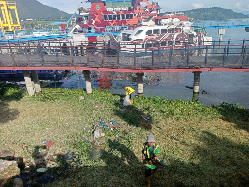 Optimalisasi Kebersihan: DLH Kabupaten Gelar Aksi Besar-besaran Bersihkan Ruas Jalan Strategis di Balige