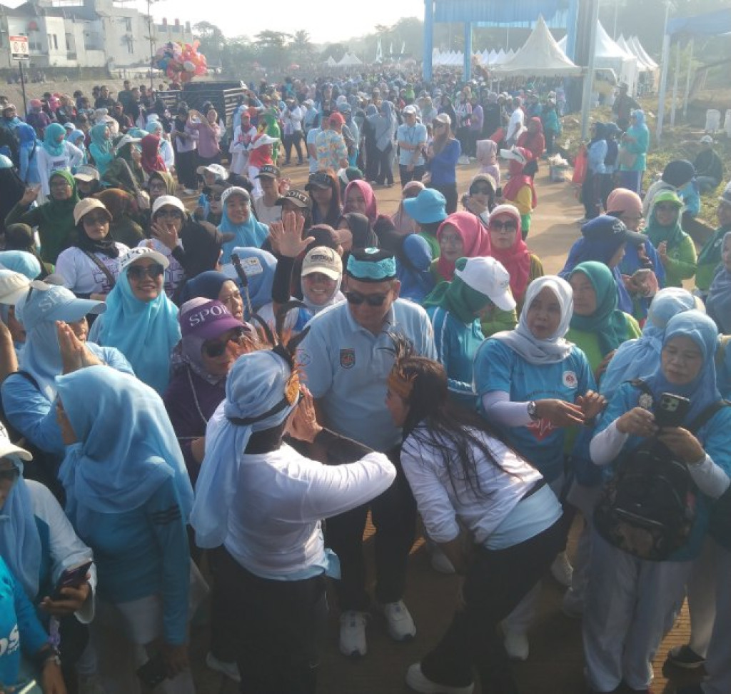 Pagi-pagi Hamzah dan Eko Disambut Erobiker di Panggung Lebaran Depok 2026 Kebayunan