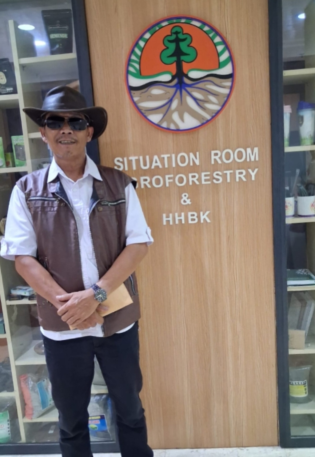 Pemandu Wisata Dukung Program Dari Koperasi Jasa Parna Jaya Sejahtera Terkait Program Ekowisata
