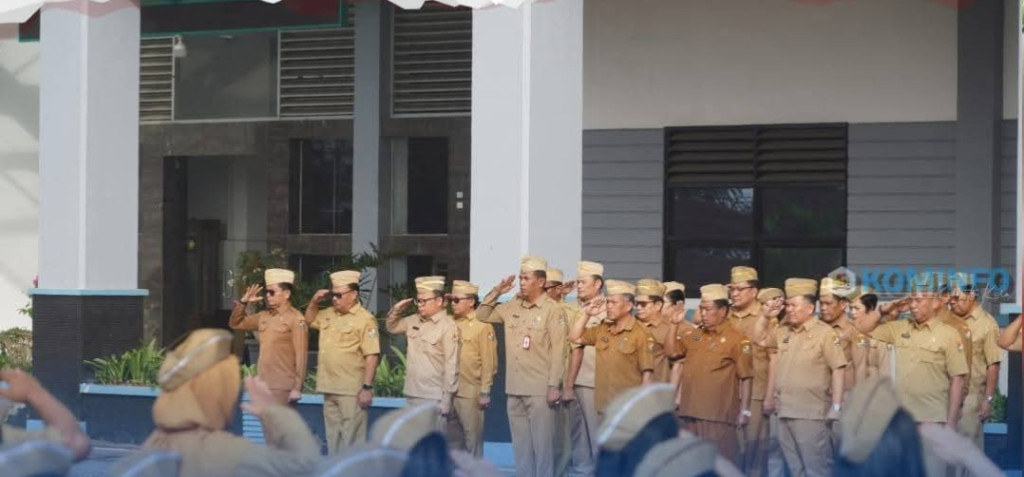 Pimpin Apel Pagi,Sekda Kabupaten Karo Meminta  ASN Untuk Tingkatkan Kinerja dan Bangun Komunikasi Dengan Baik