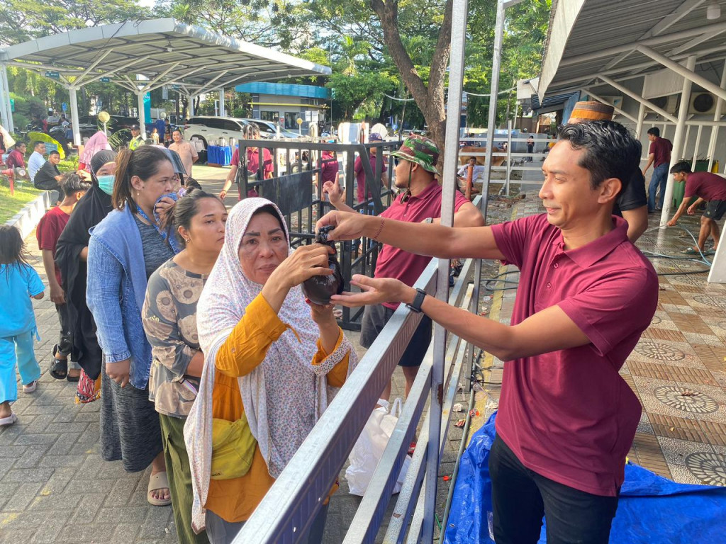 PLN UIP Sulawesi Tebar Berkah Daging Qurban, 13 Hewan Disalurkan di Hari Raya Idul Adha