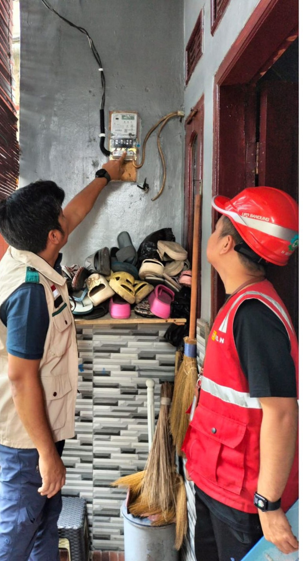 PLN ULP Ujung Berung Hadirkan Terang Lewat Program Jumat Berbagi Cahaya