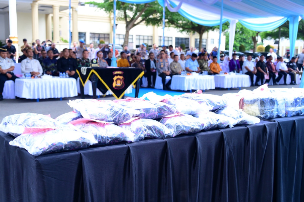 Polda Jambi Musnahkan 20 Kilogram Sabu, 20 Ribu Butir Ekstasi dan Ribuan Cartridge Etomidate, Wujud Nyata Perang Melawan Narkoba