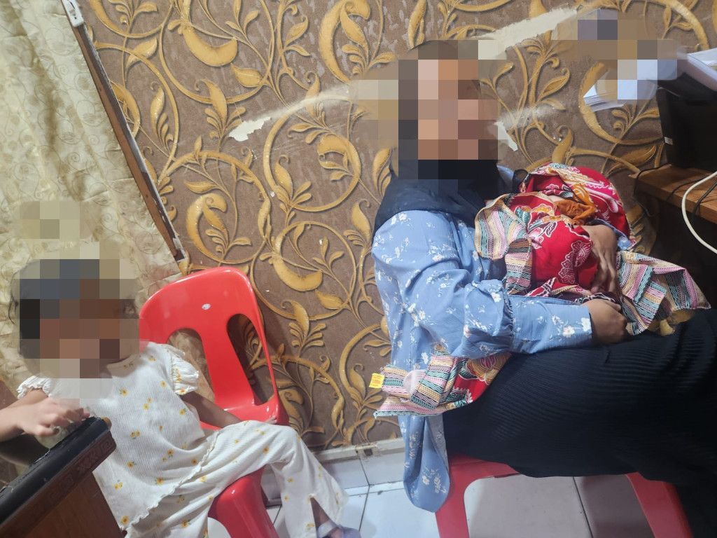 Prihatin, Seorang Ibu dan Bayinya Ditahan Polrestabes Medan Dugaan Kasus Penggelapan