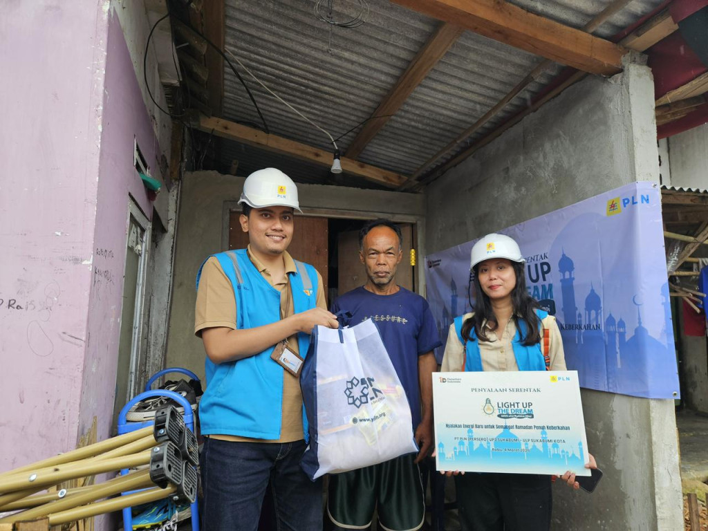 Program LUTD PLN Sukabumi Bantu Puluhan Warga Nikmati Listrik Mandiri
