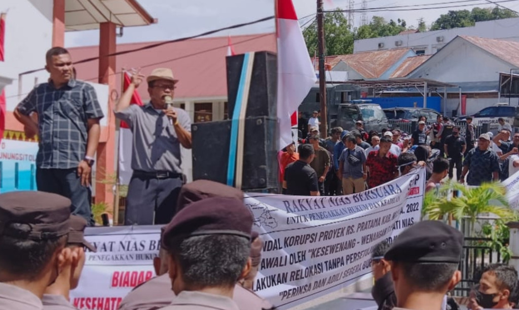 Ratusan Massa Demo di Kejari Gunungsitoli, Dukung Penuntasan Kasus Korupsi RSUP Nias