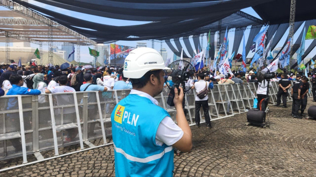 Ribuan Buruh Rayakan May Day di Monas, PLN Pastikan Listrik Aman Tanpa Kedip