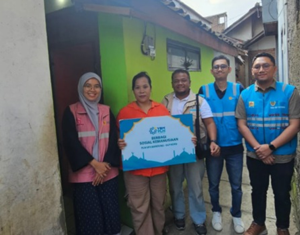 Senyum Bahagia Warnai Penyalaan Listrik Gratis PLN di Margahayu
