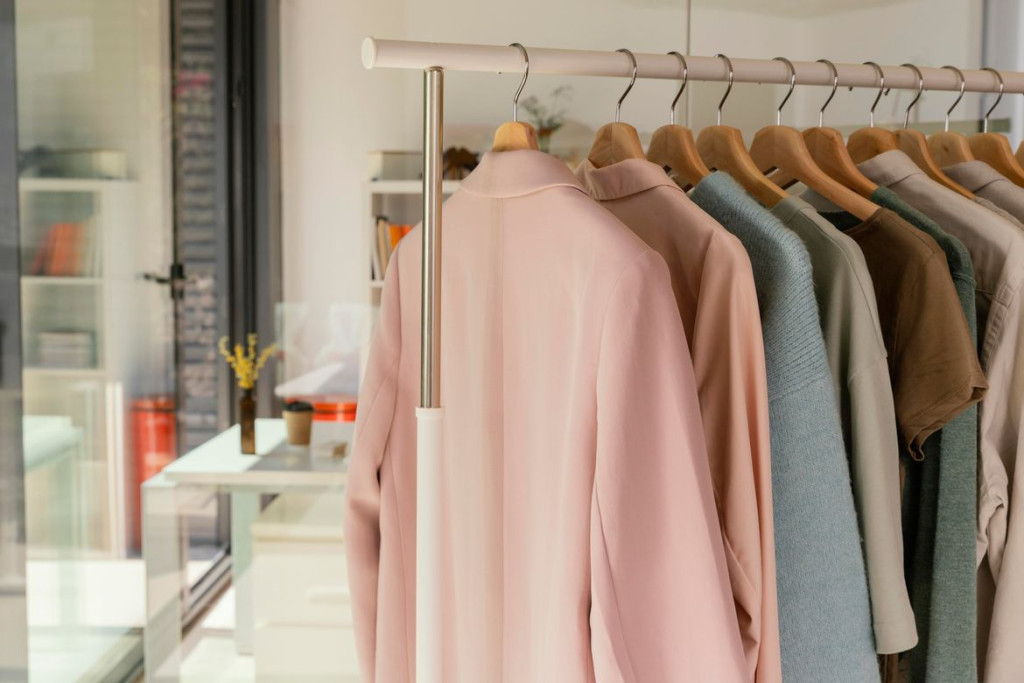 Sering Pakai Warna Baju Sama? Ternyata Ini Ciri Kepribadiannya