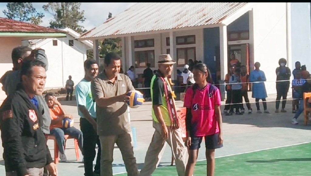 Servis Pembuka Ketua DPRD Ngada Bikin Arena Berguncang! SPENDU CUP I Resmi Jadi Panggung Panas Srikandi Voli Cilik