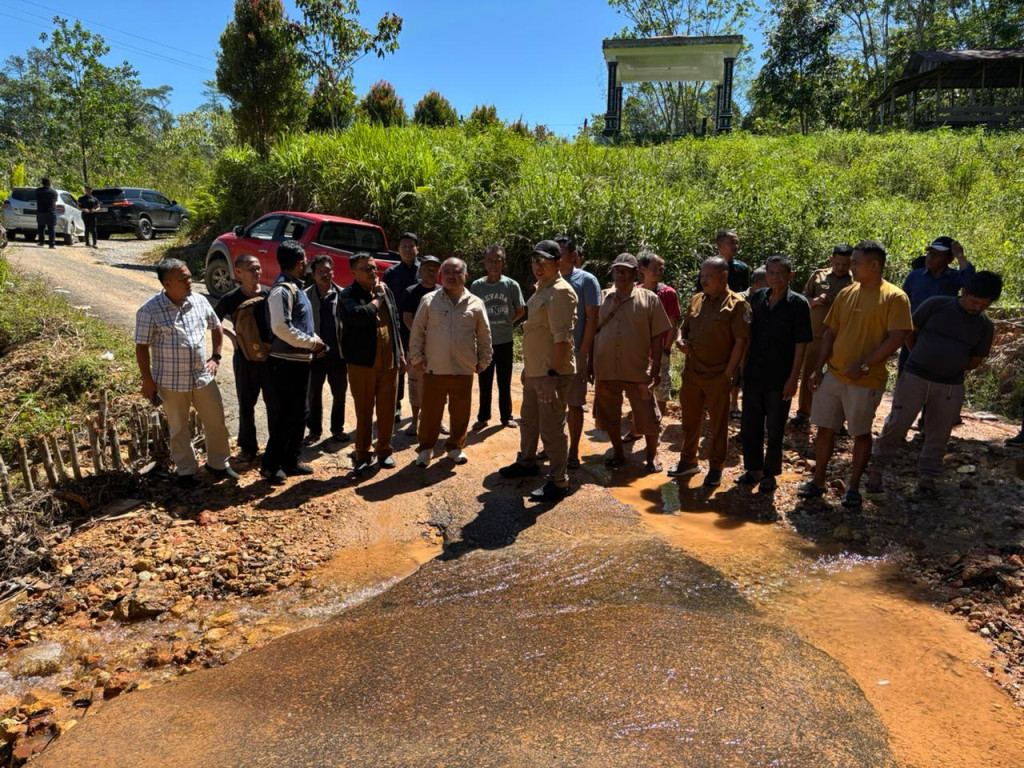 Sinergi Lintas Provinsi, Bupati JTP Hutabarat Tinjau Pemulihan Jalan BKPSU dan Lokasi Huntap Bantuan Gub Jabar