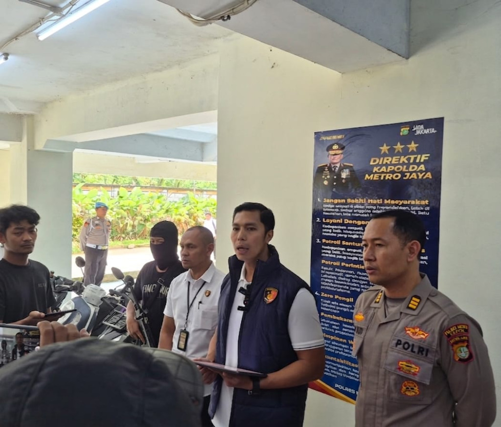 Teror Curanmor Bersenpi Tumbang Ditembak: Pistol Pelaku Disita Polres Metro Depok