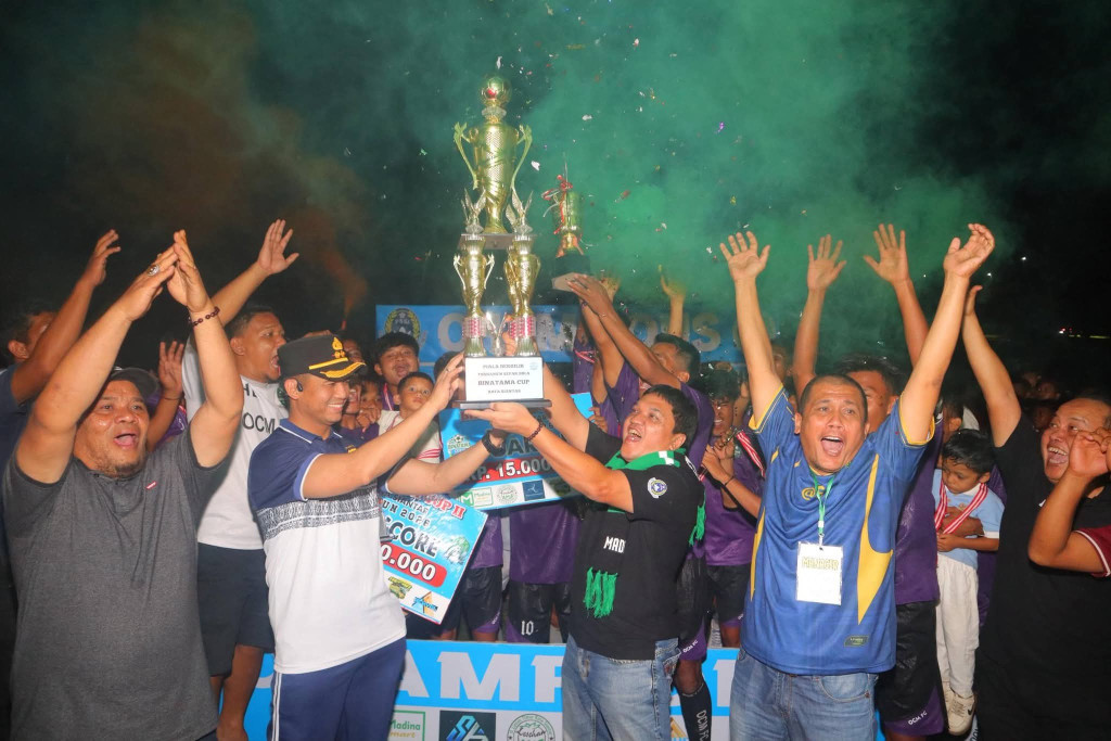 Turnamen BINATAMA CUP II Kotasiantar Panyabungan: Tim OCM FC Keluar Sebagai Juara
