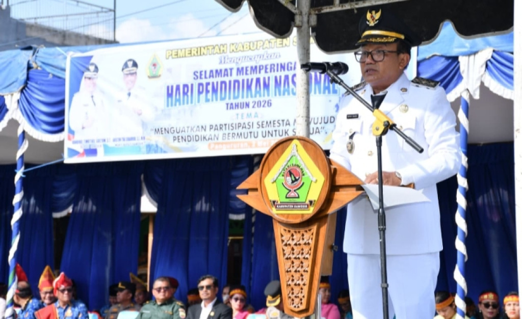 Upacara Peringatan Hardiknas di Kabupaten Samosir Dengan Nuansa Kearifan Lokal