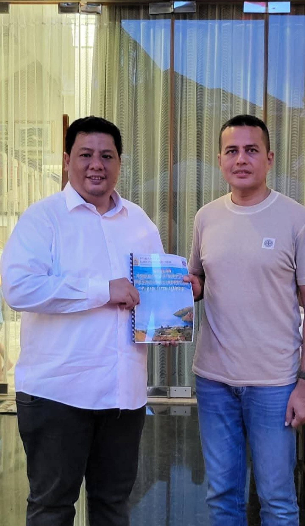 Vandiko Gultom  Berkunjung ke Anggota DPR RI Anggota Komisi V Musa Rajekshah Guna Mohon Dukungan Pembangunan di Kabupaten Samosir
