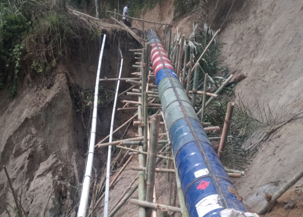 Warga Sitinjo Dairi Gotong Royong Perbaiki Longsor