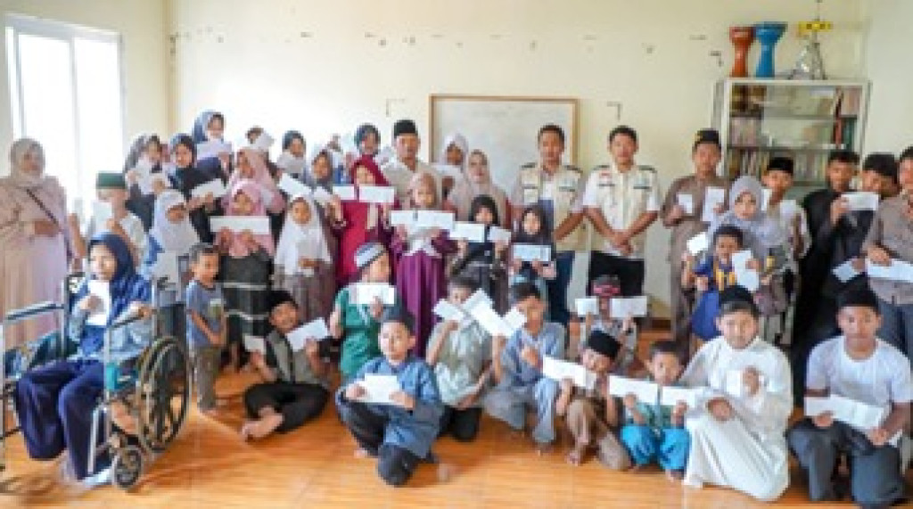 YBM PLN Purwakarta dan YBM PLN EPI Santuni 50 Anak Yatim Dhuafa di Jatiluhur