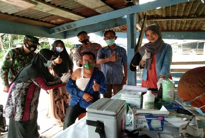 Muspika Kecamatan Runding Laksanakan Vaksinasi Covid-19
