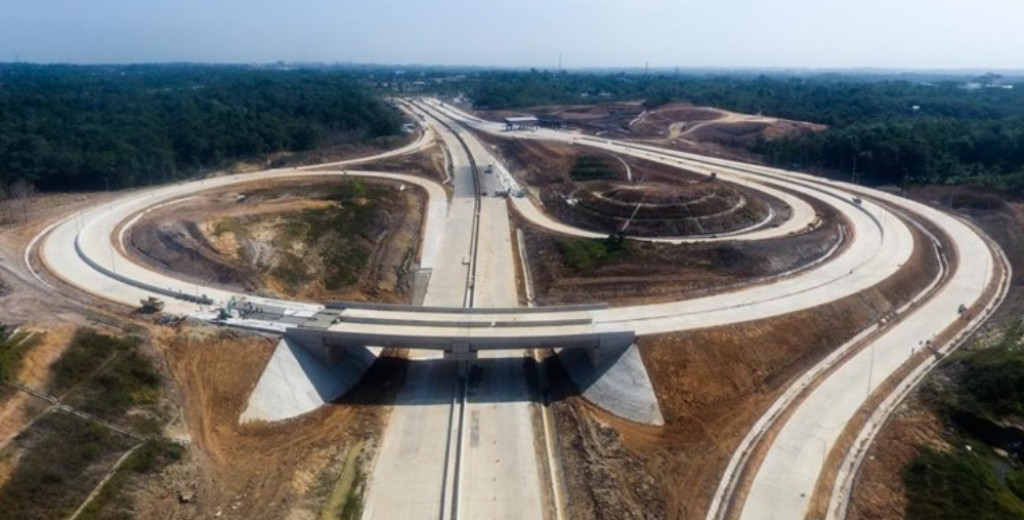 Presiden Jokowi Ungkap Infrastruktur Jalan Utama Tol Balikpapan Mulai Dibangun Juli Ini
