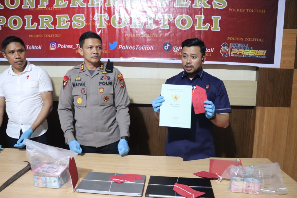 Kades Dan Bendahara Desa Oyom Ditahan Polres Tolitoli, Diduga Rugikan Negara Rp 900 juta
