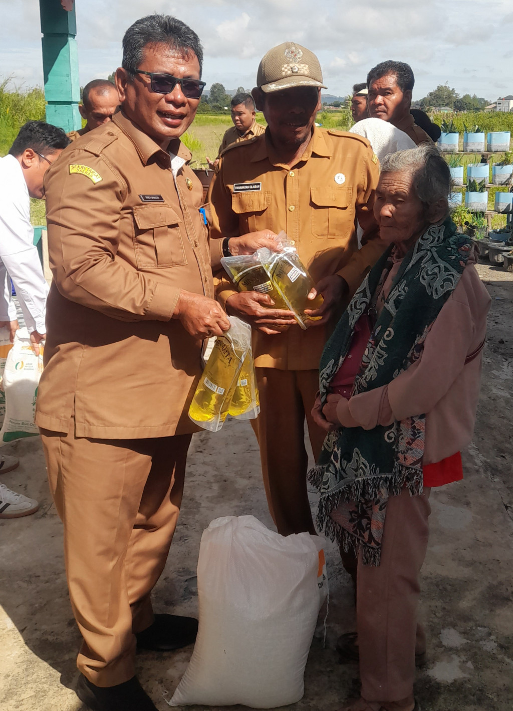 Penyaluran Bantuan Pangan  Serentak di Empat Desa di Kecamatan Siborongborong
