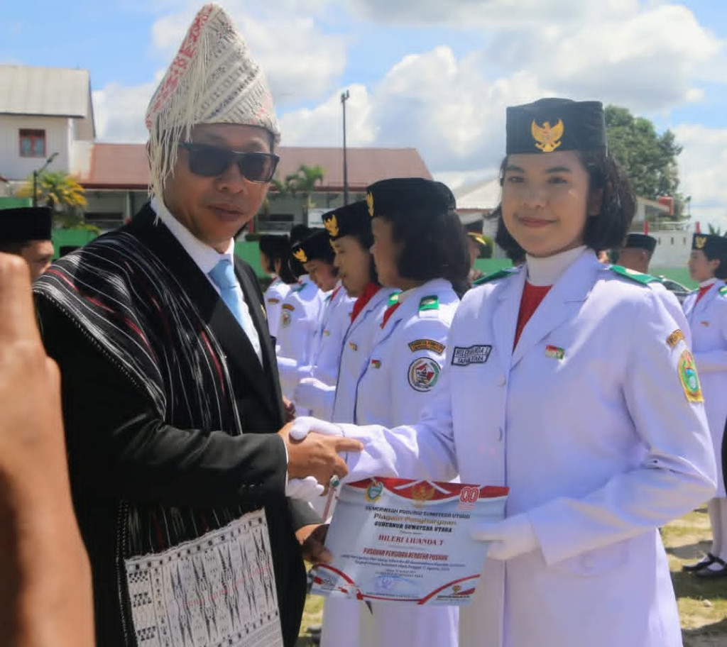 Aksi Nyata Semangat Pancasila, Pemkab Taput Apresiasi Paskibraka 2026 & Dukung 15 Pelajar Menuju Sekolah Unggulan!