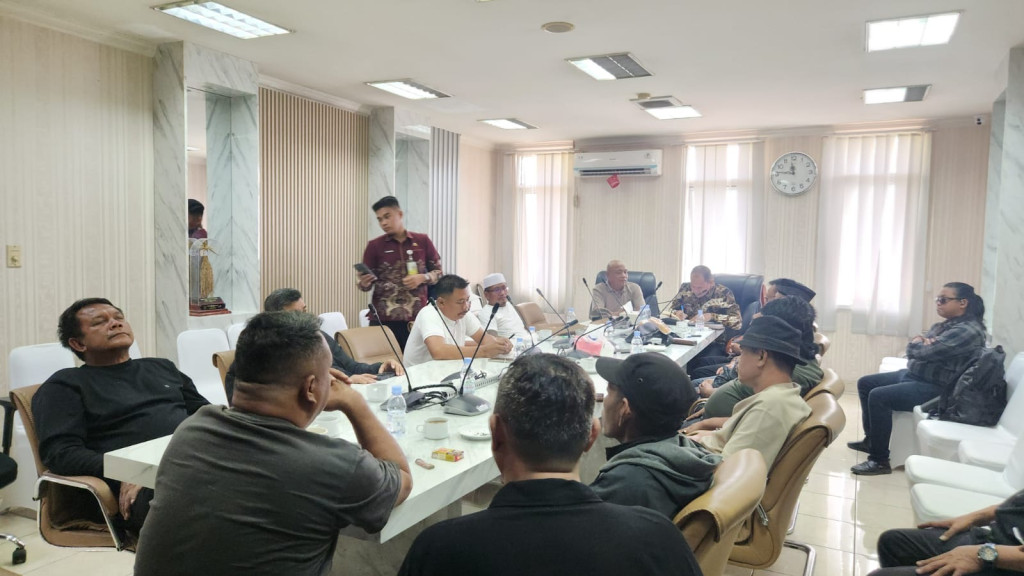 Aliansi Ormas dan LSM Karawang Audiensi dengan Sekda, Dorong Pelaksanaan Pokir Sesuai Peruntukan