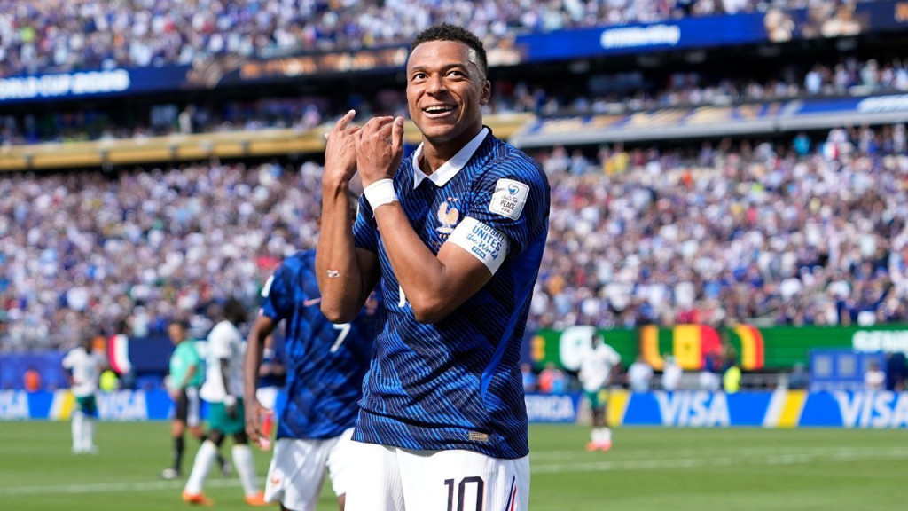 Bikin Penasaran, Mbappe Ganti Selebrasi Ikonik dengan Gaya Tiup Seruling