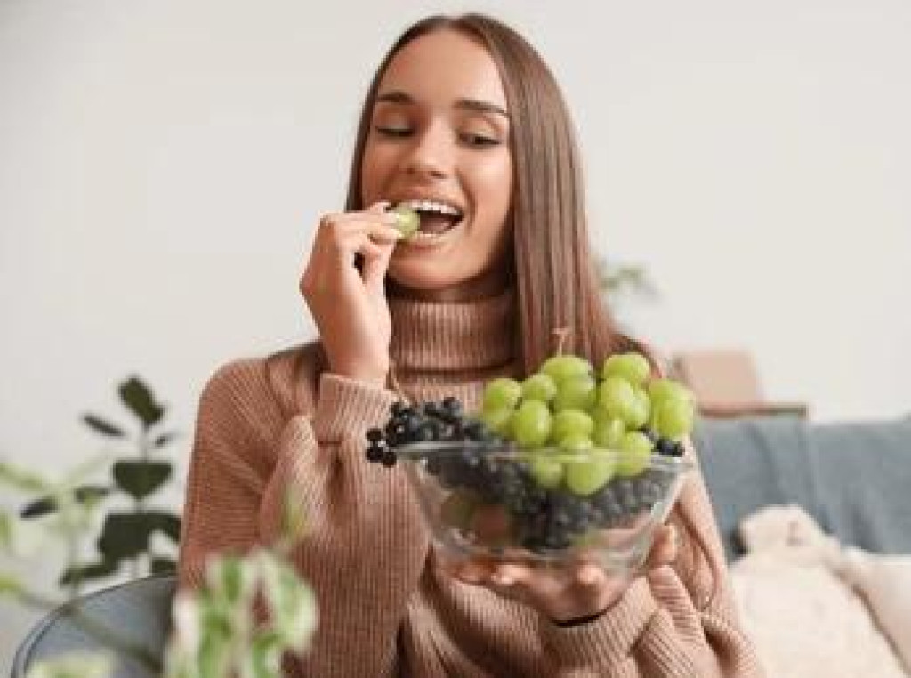 Bolehkah Makan Buah di Malam Hari? Simak Manfaat dan Hal yang Perlu Diperhatikan
