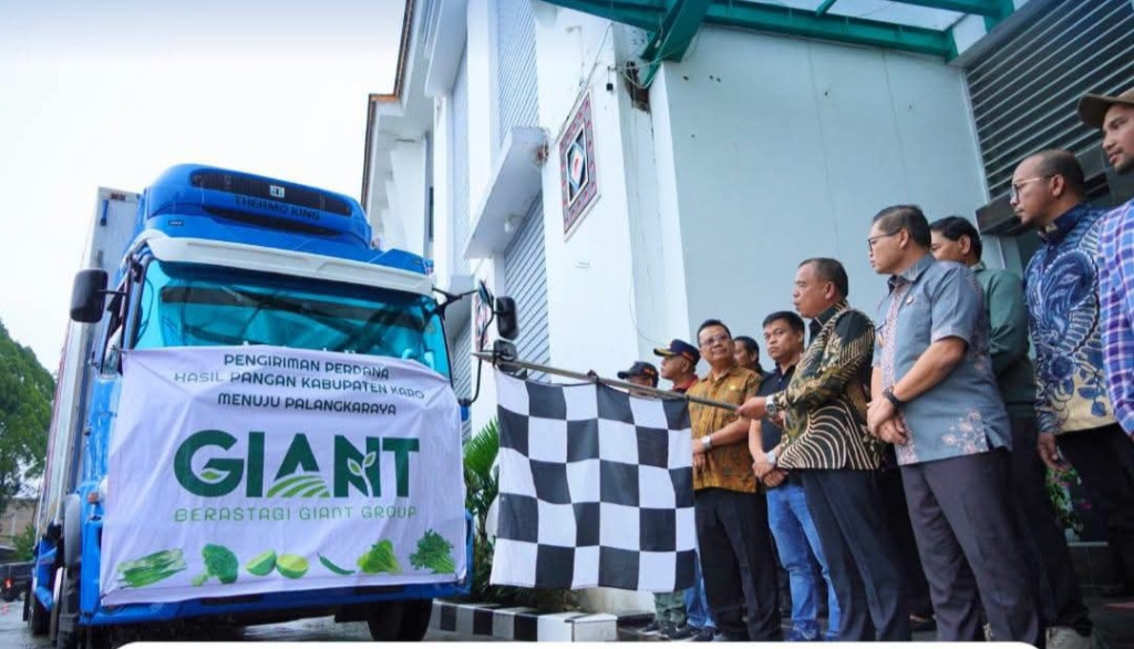 Bupati Karo Bersama APINDO Karo Lepas Pengiriman Perdana Sayur Mayur ke Palangka Raya