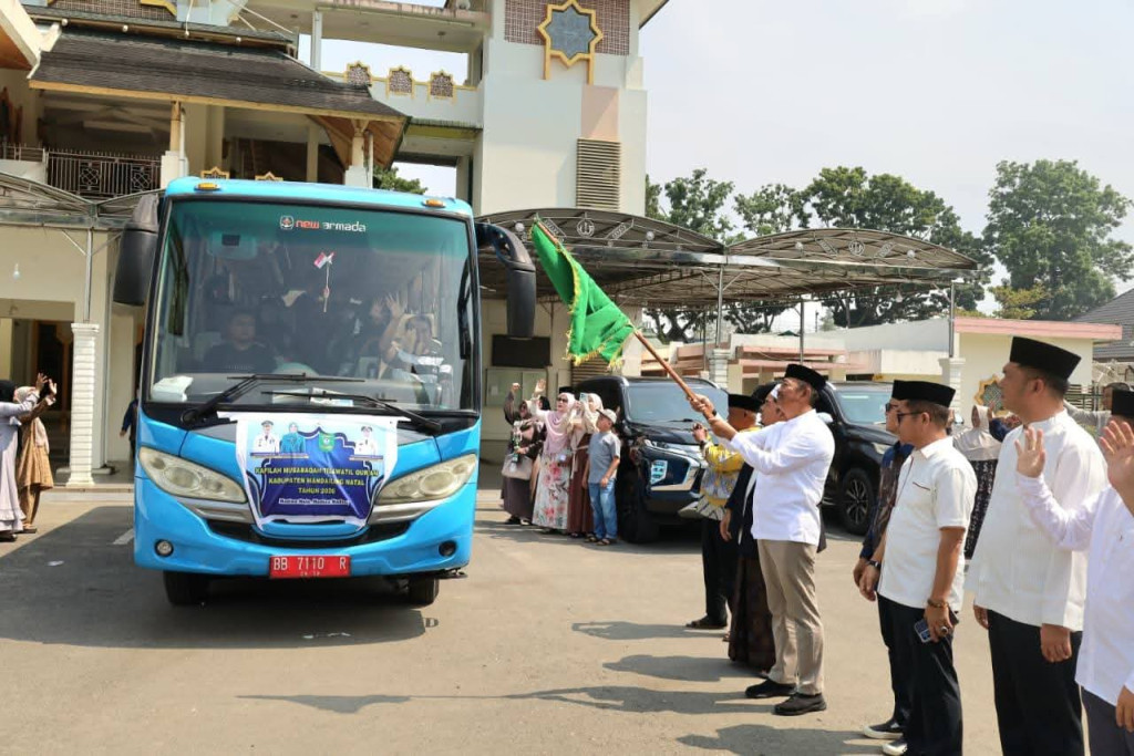 Bupati Madina Lepas Keberangkatan Kafilah MTQ ke Deli Serdang