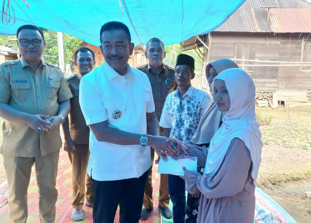 Bupati Madina Sambangi Kediaman Asmaul Husna, Komitmen Bantu Keberangkatan ke Kairo