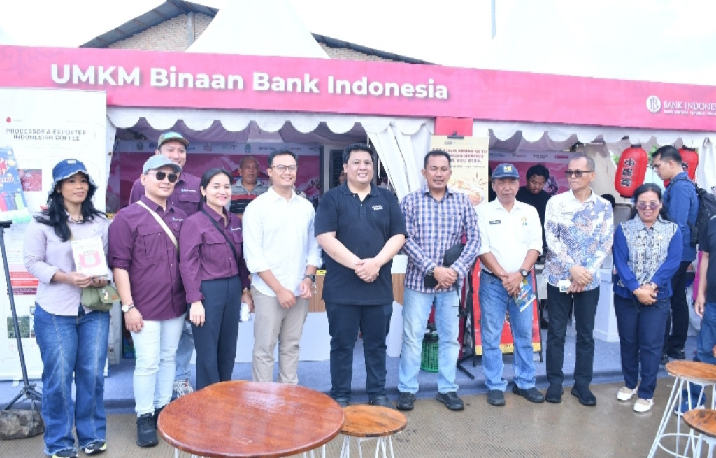 Bupati Samosir berpesan Agar Pelaku UMKM Layani Wisatawan Dengan Baik di Event ToTk By UTMB 2026