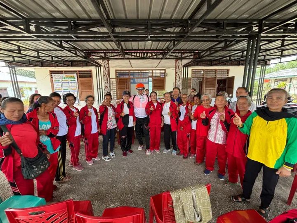 Bupati Tapanuli Utara Semangati Lansia Pada Kegiatan Posyandu
