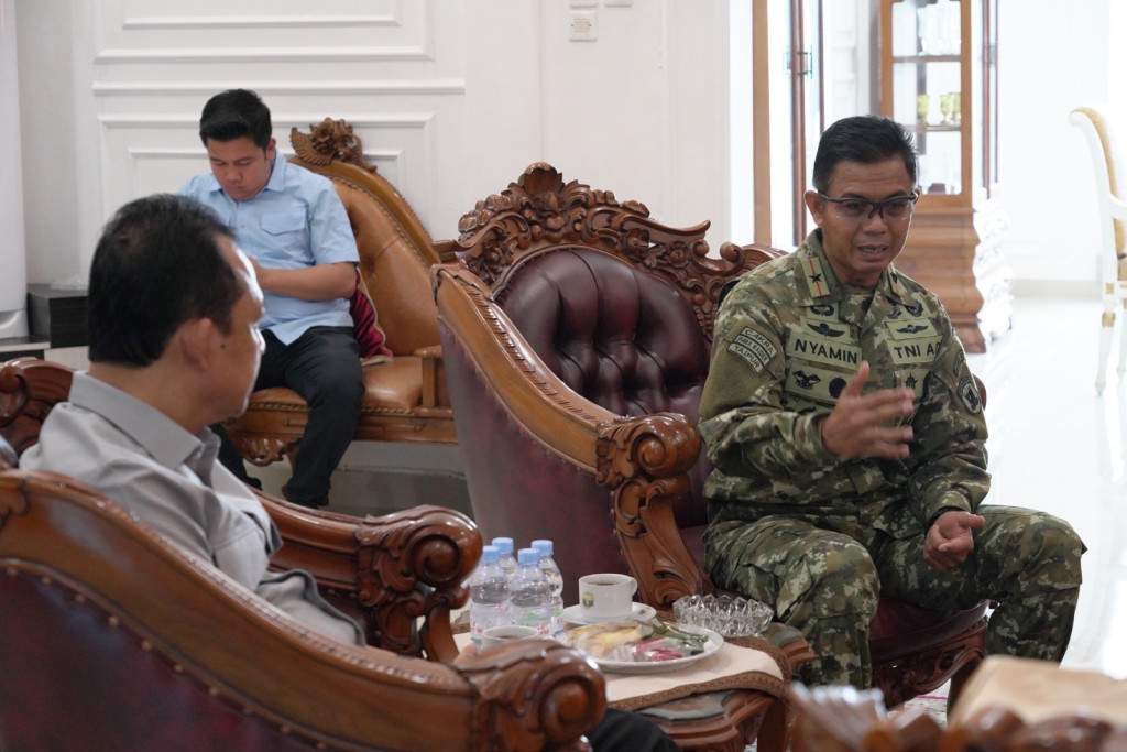 Danrem 042/Gapu Silaturahmi ke Rumah Dinas Bupati Muaro Jambi, Perkuat Sinergi TNI dan Pemerintah Daerah