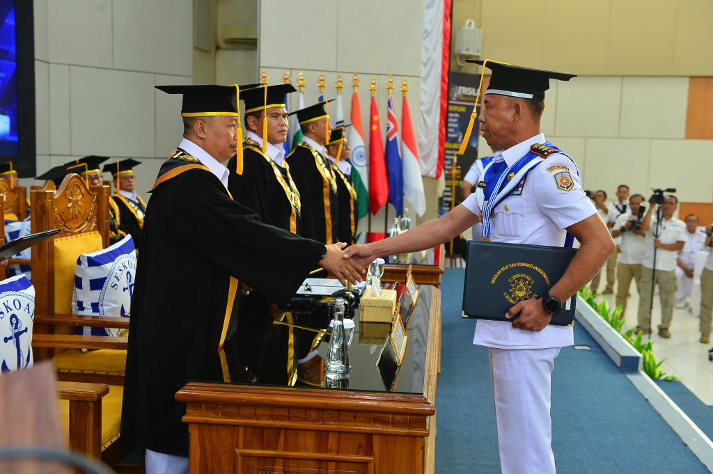 Dansekopaska Letkol Laut Mulya Abadi Raih Gelar Magister Seskoal