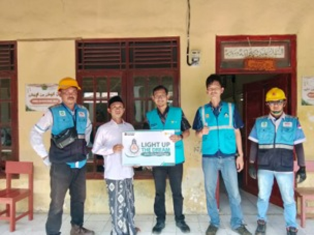 Dua Madrasah di Subang Terangi Masa Depan Santri Lewat Program Light Up The Dream PLN