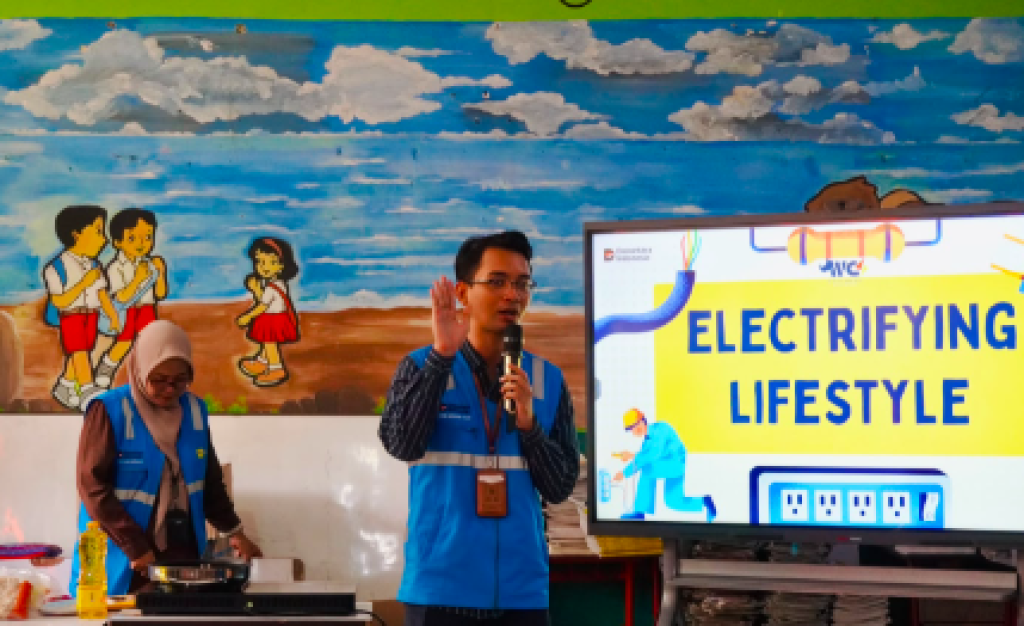 Dukung Sekolah Adiwiyata, PLN UP3 Cikokol Edukasi Hemat Energi di SDN Cibodas