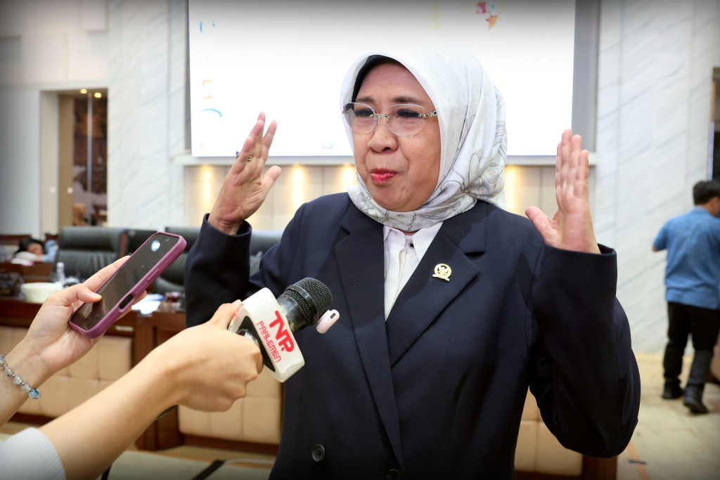 Fenomena Lipstick Effect Marak, DPR Ingatkan Anak Muda Prioritaskan Aset Produktif