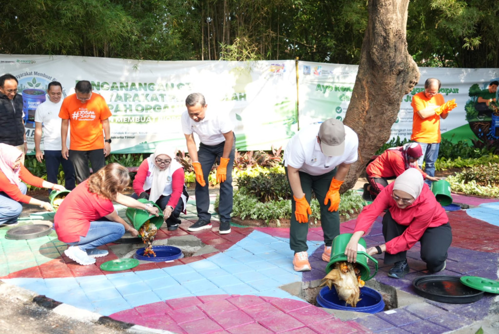 Gubernur Pramono Dorong Biopori Jumbo RW 014 Pondok Kelapa Direplikasi demi Wujudkan Jakarta Zero Waste